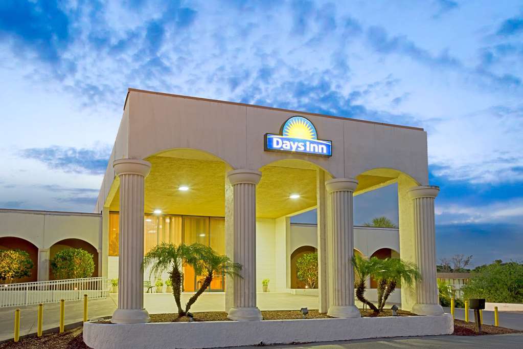 Days Inn & Suites By Wyndham Клермонт Екстериор снимка