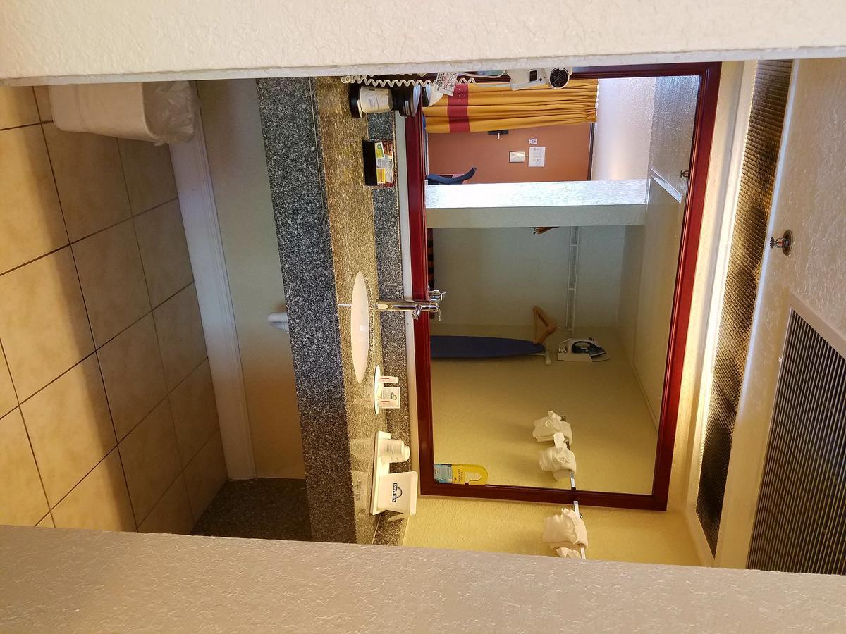Days Inn & Suites By Wyndham Клермонт Екстериор снимка